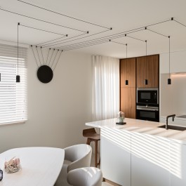 FB 1729 LAER appartement - knokke-heist - kitchen design white eik pendel verlichting.jpg 